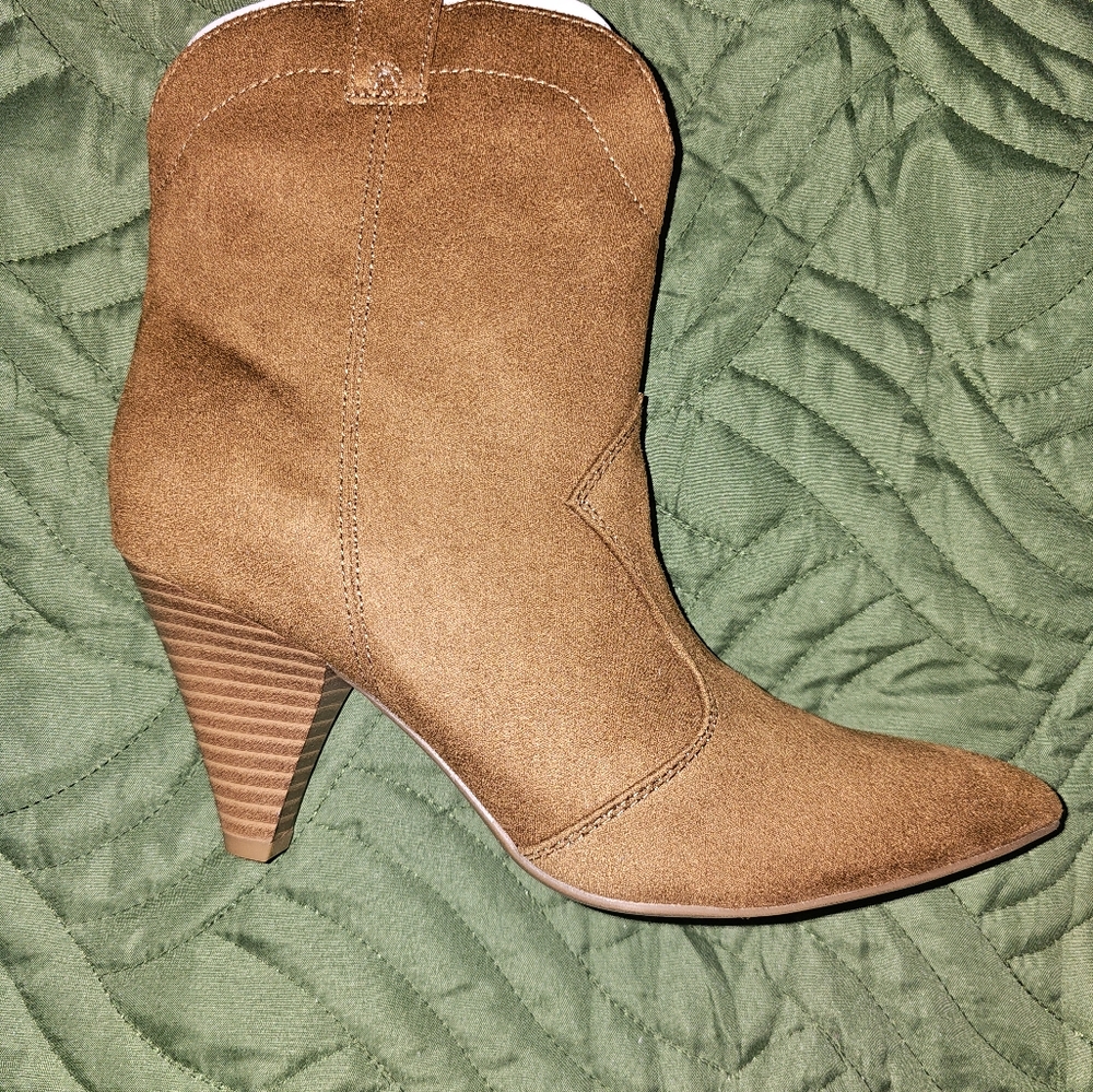 NINE WEST mini hell boot